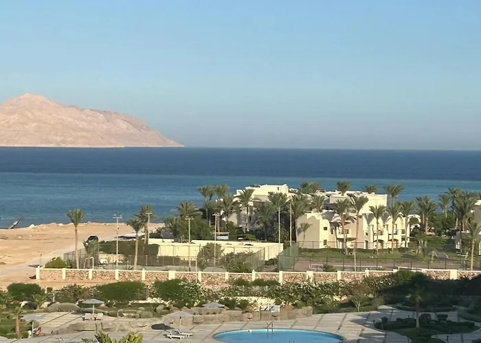 Sunny Beach, New Apartment, Free Beach, Pool, Private Roof Charm el-Cheikh