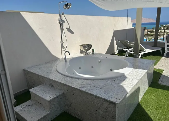 Sunny Beach, New Apartment, Free Beach, Pool, Private Roof *