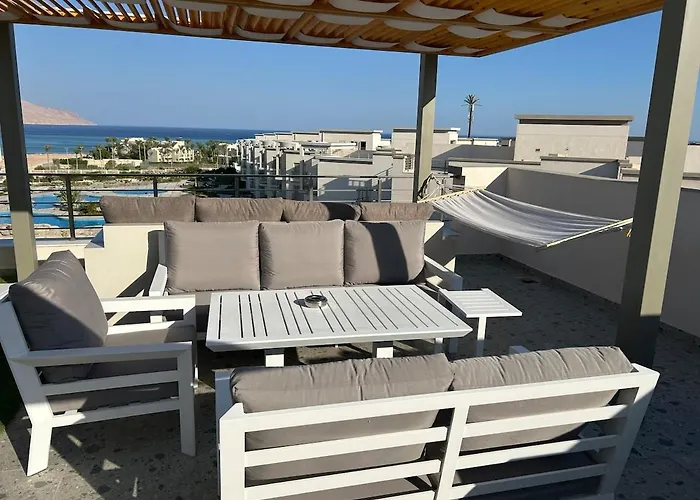 Sunny Beach, New Apartment, Free Beach, Pool, Private Roof * Charm el-Cheikh