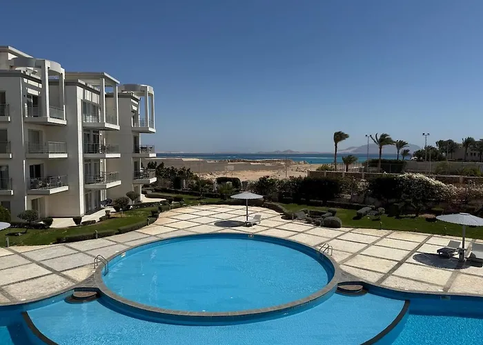 Sunny Beach, New Apartment, Free Beach, Pool, Private Roof * Charm el-Cheikh