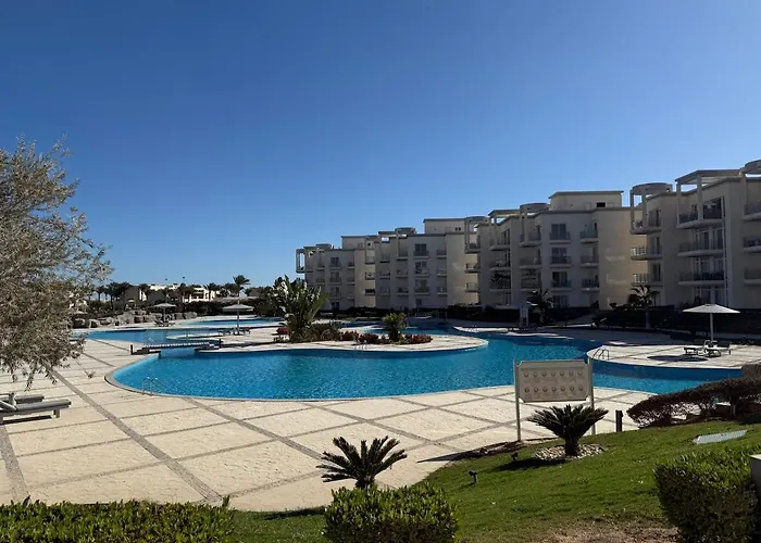Sunny Beach, New Apartment, Free Beach, Pool, Private Roof * Charm el-Cheikh